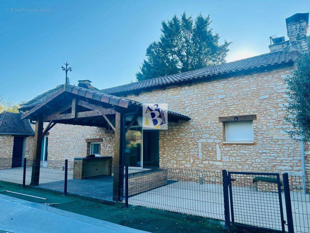 Maison à SAVIGNAC-LES-EGLISES