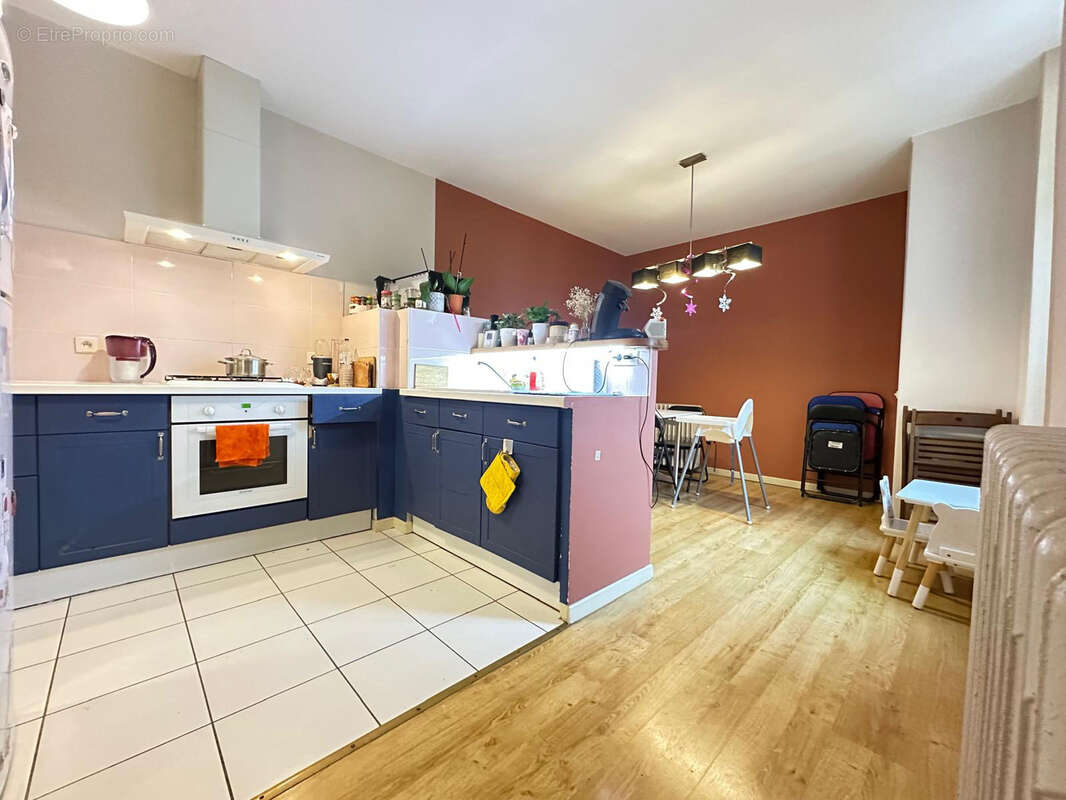 Appartement à LE COTEAU