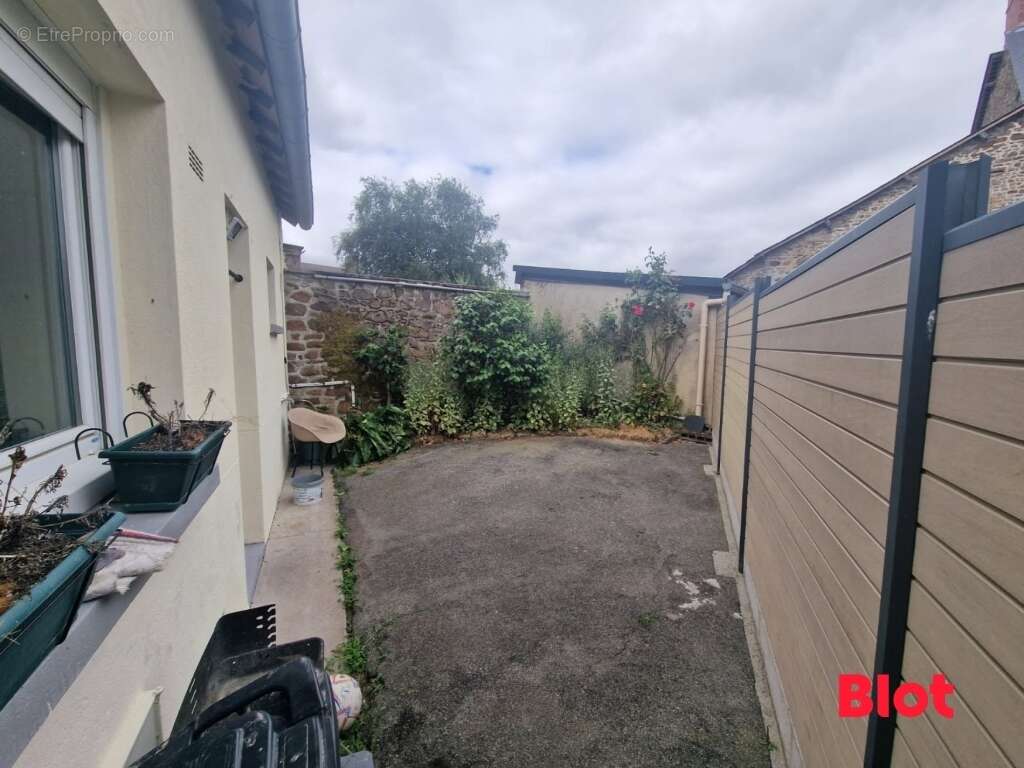 Maison à LOUVIGNE-DE-BAIS