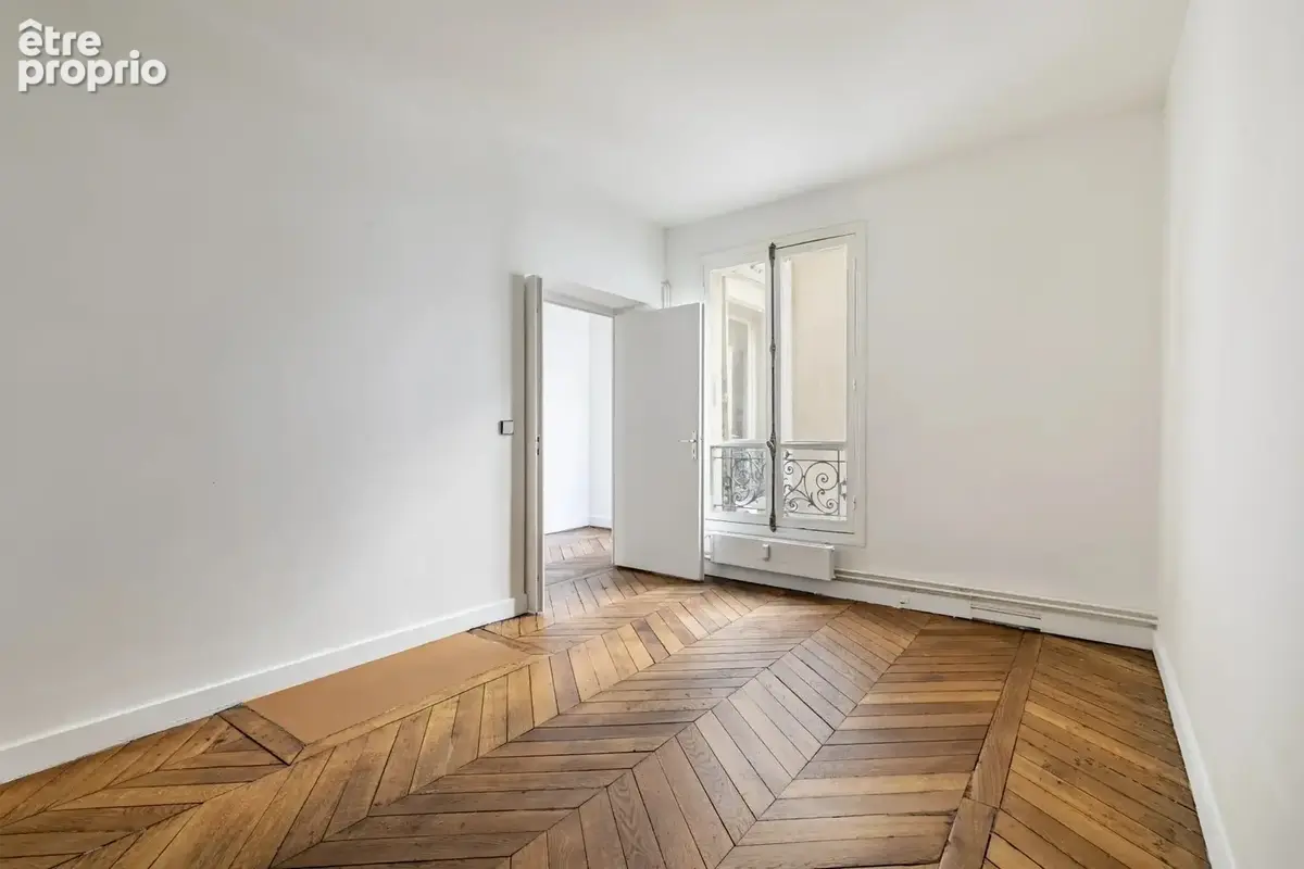 PARIS 9 - rue CHAPTAL - F5  + Cave + Chambre de service - photo 8