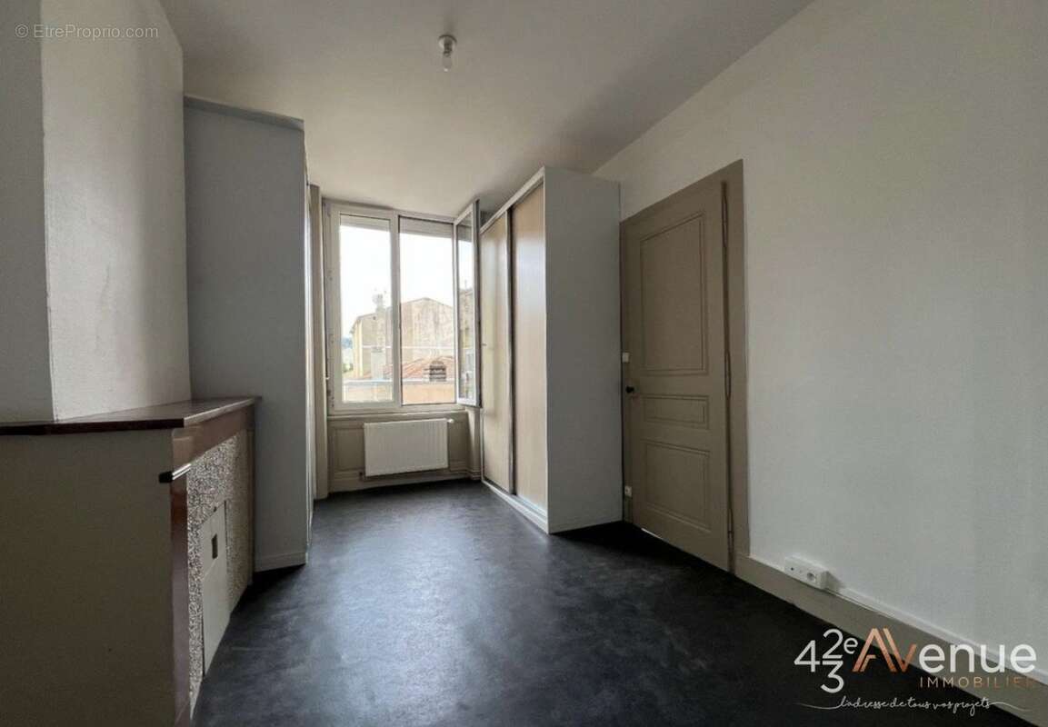 Appartement à SAINT-ETIENNE