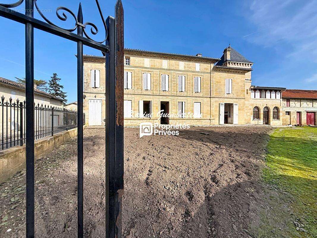 Maison à SAINT-EMILION