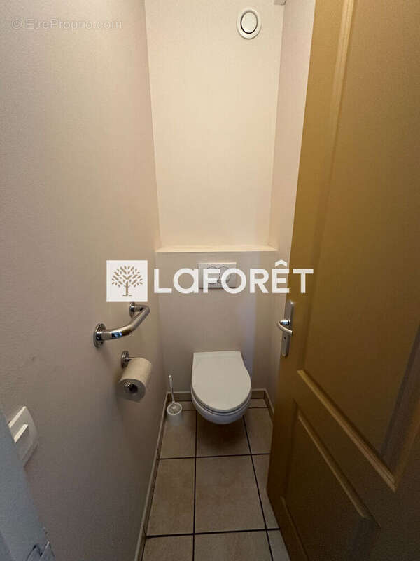 Appartement à SAINT-LAURENT-DU-VAR