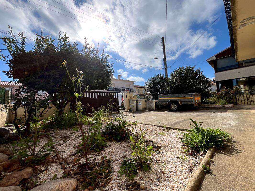 Maison à PEZILLA-LA-RIVIERE