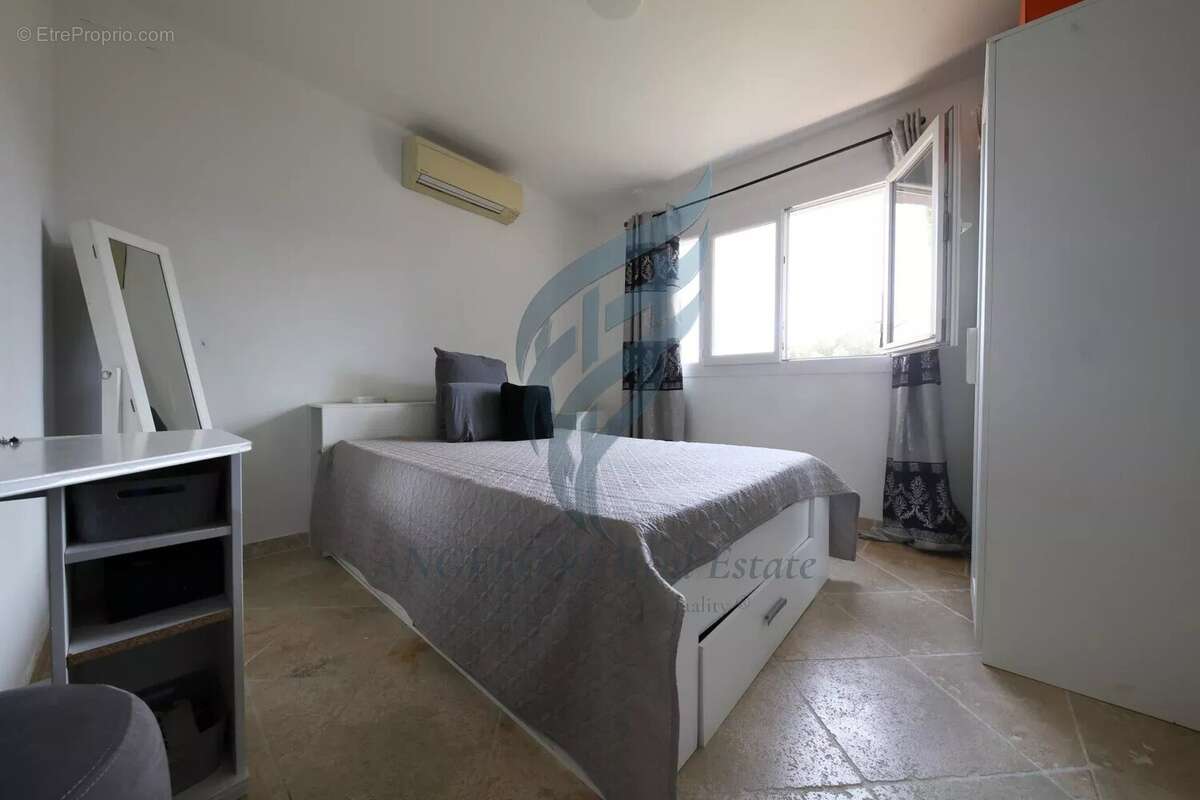 Appartement à COGOLIN