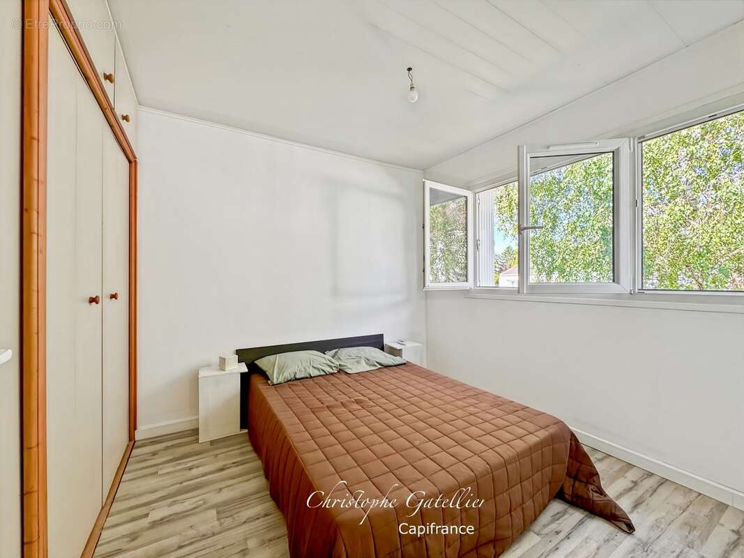 Villepreux – Quartier de la Haie Bergerie – Maison familiale de 85 m² avec jardin, garage et pompe à chaleur - photo 9
