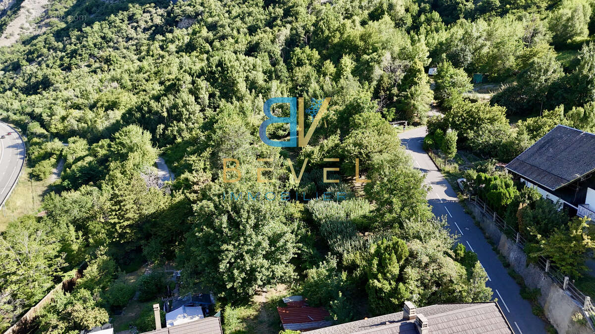 À vendre   exclusivité  (73) saint-julien-mont-denis   terrain de 1 446 m2 dont 760 m2 constructibles - photo 4