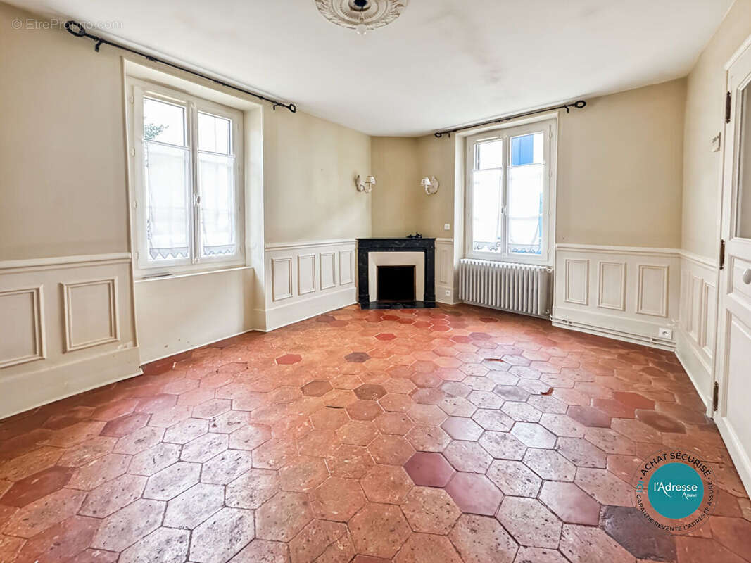Maison à MENNECY