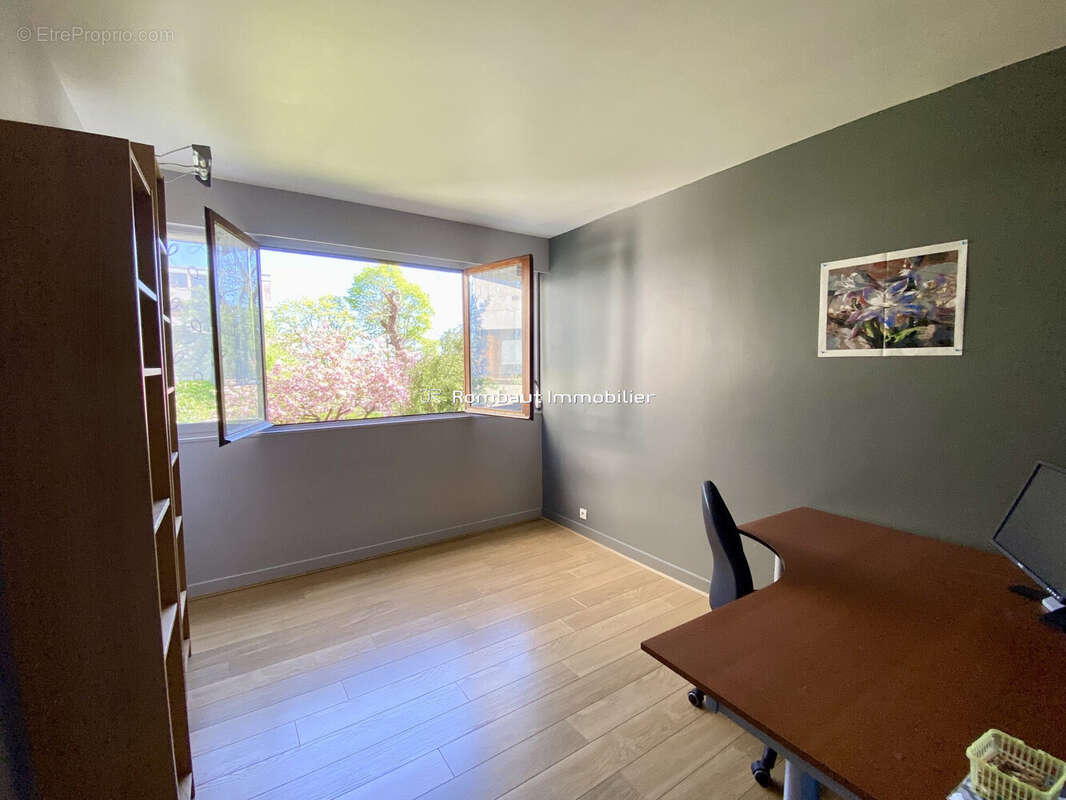 Appartement à LA CELLE-SAINT-CLOUD