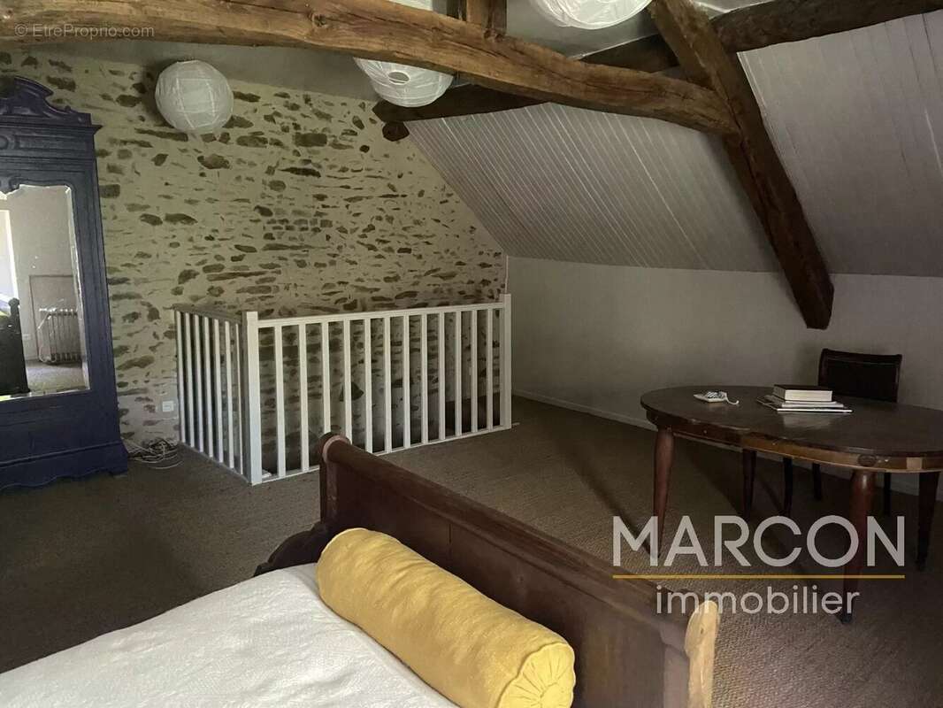 Maison à MAISON-FEYNE