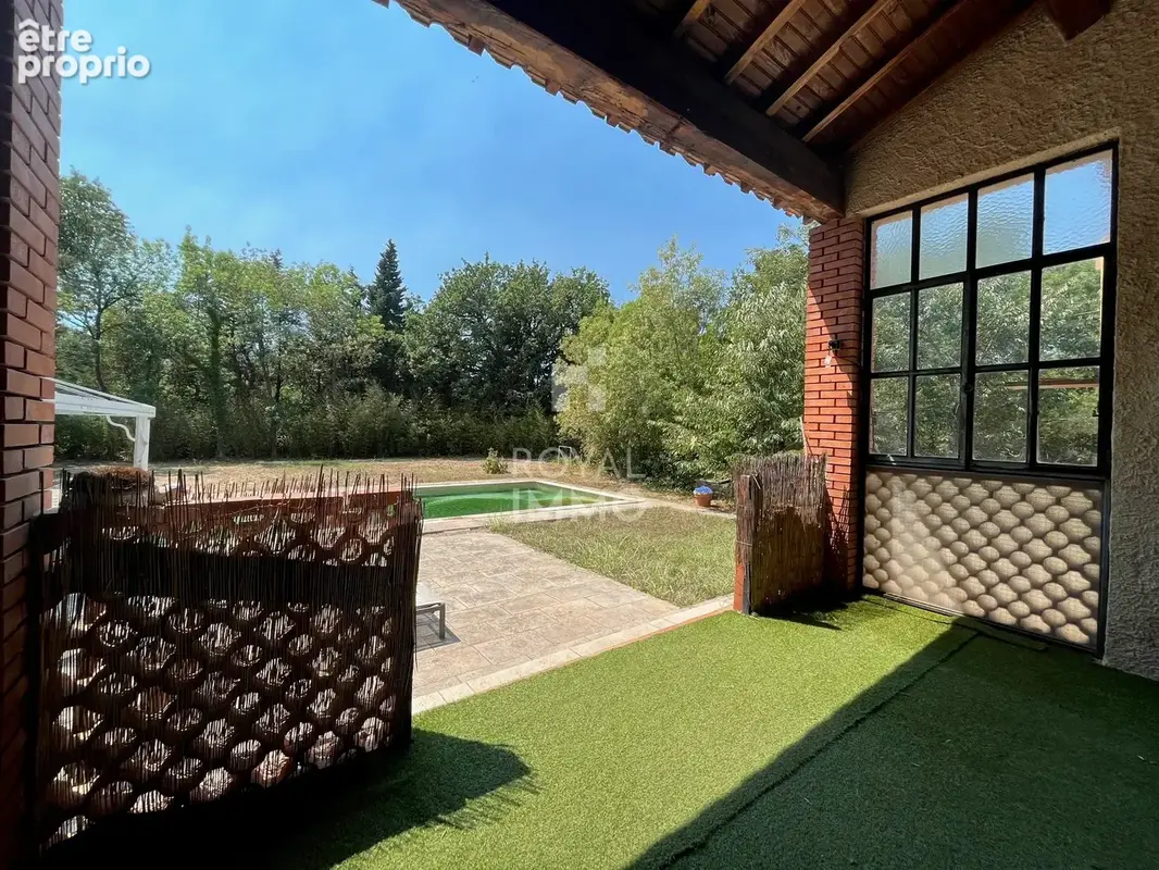 Maison T5 110 m2 Plain pied LA GARDE - 2300 m2 de terrain avec piscine - photo 11