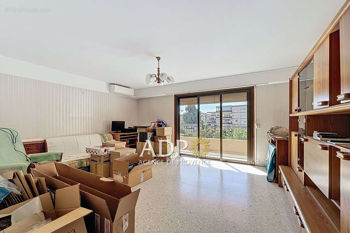 Appartement à MANDELIEU-LA-NAPOULE