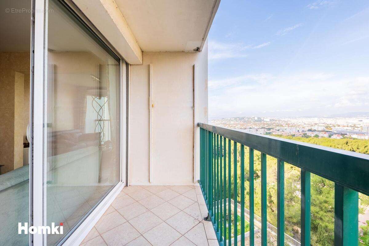 Appartement à MARSEILLE-8E
