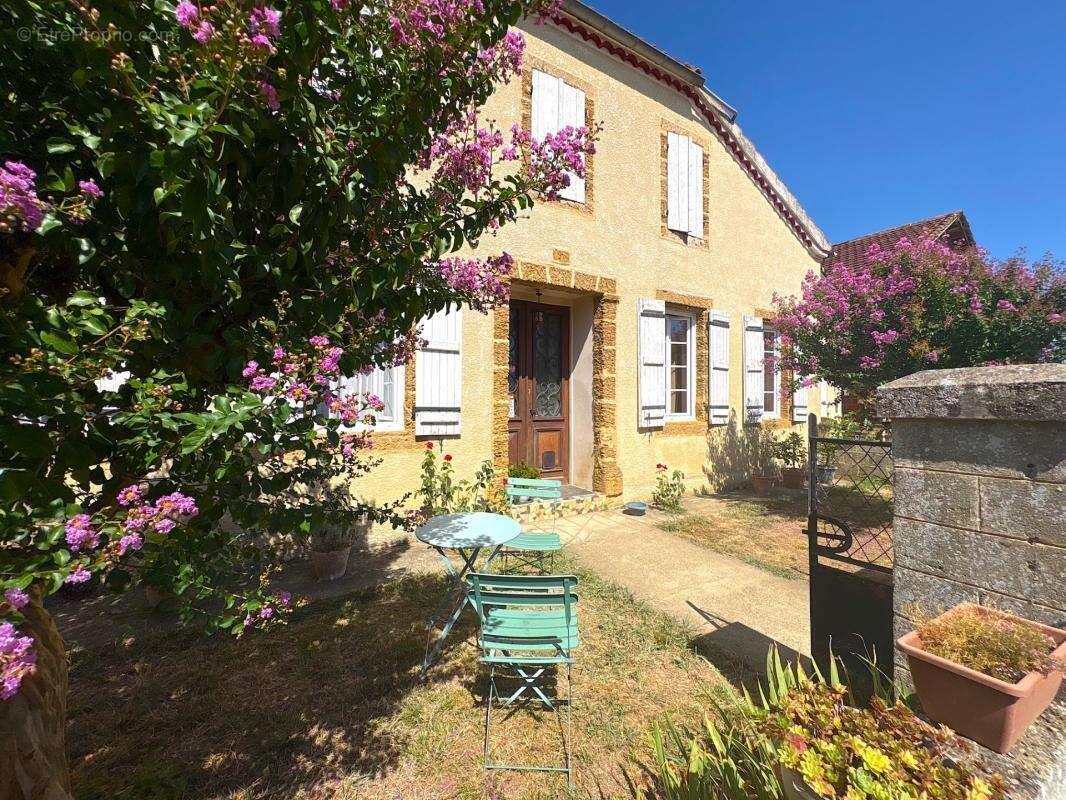 Maison à vendre 5 pièces 165m2 avec dépendances Proche de LE HOUGA (32) - photo 3