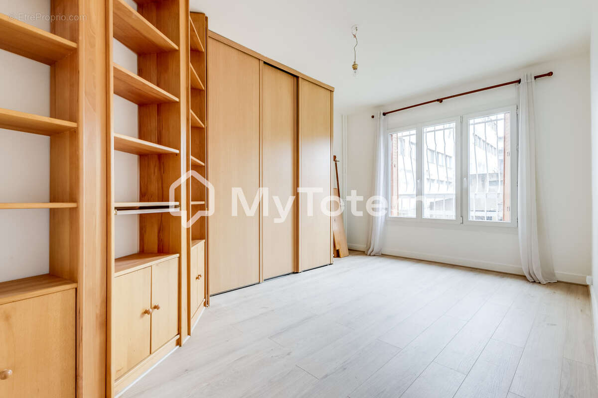 Appartement à LES LILAS