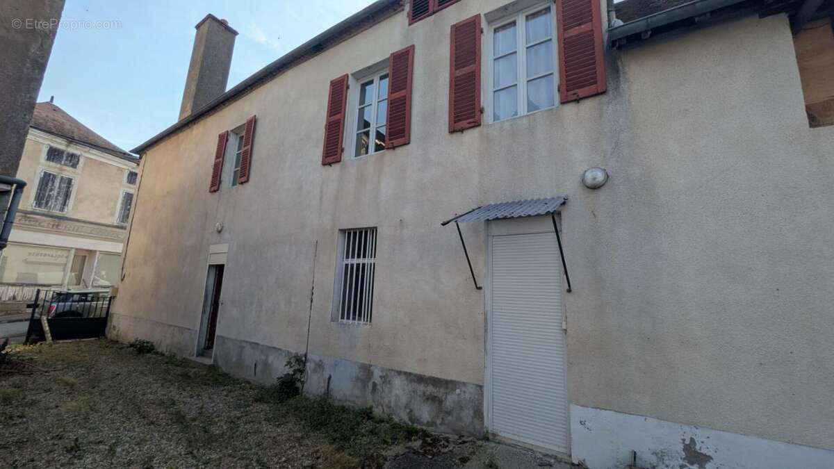 Appartement à SAINT-GERAND-LE-PUY