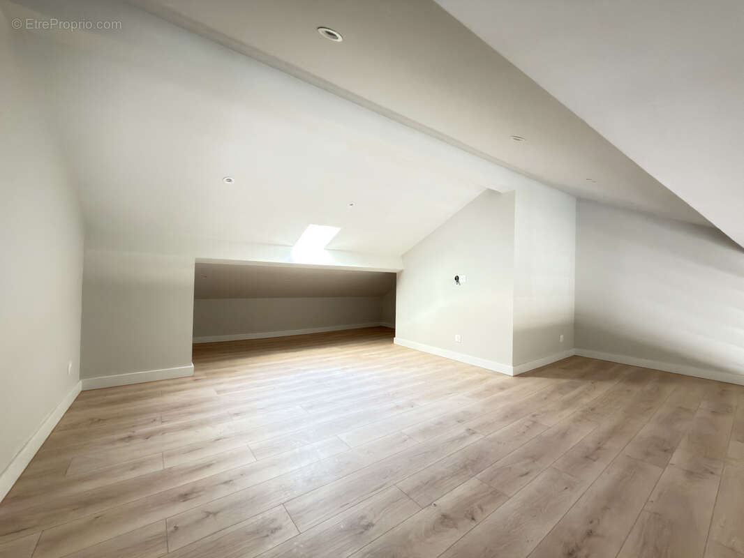 Appartement à MARSEILLE-1E