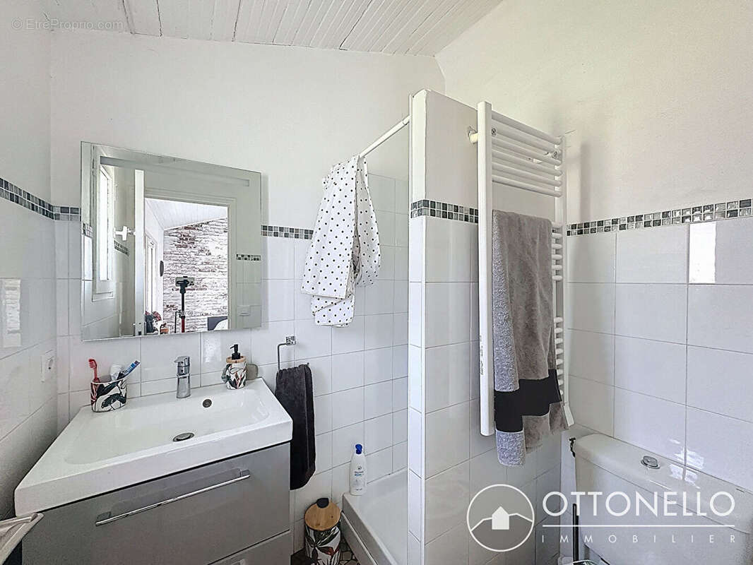 Maison à ROQUEBRUNE-SUR-ARGENS