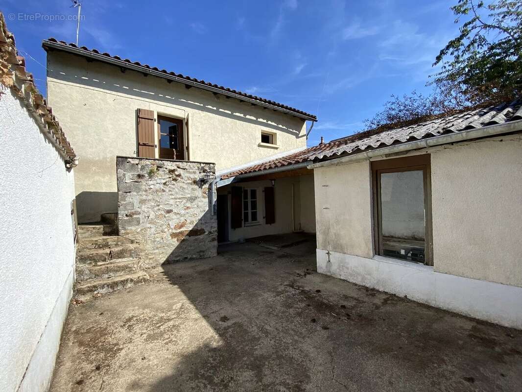 Maison avec jardin et garages au Dorat! - photo 11