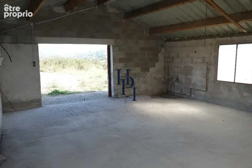 Vente dépôt avec 22.4 hectares de terrain Saint Affrique - photo 2