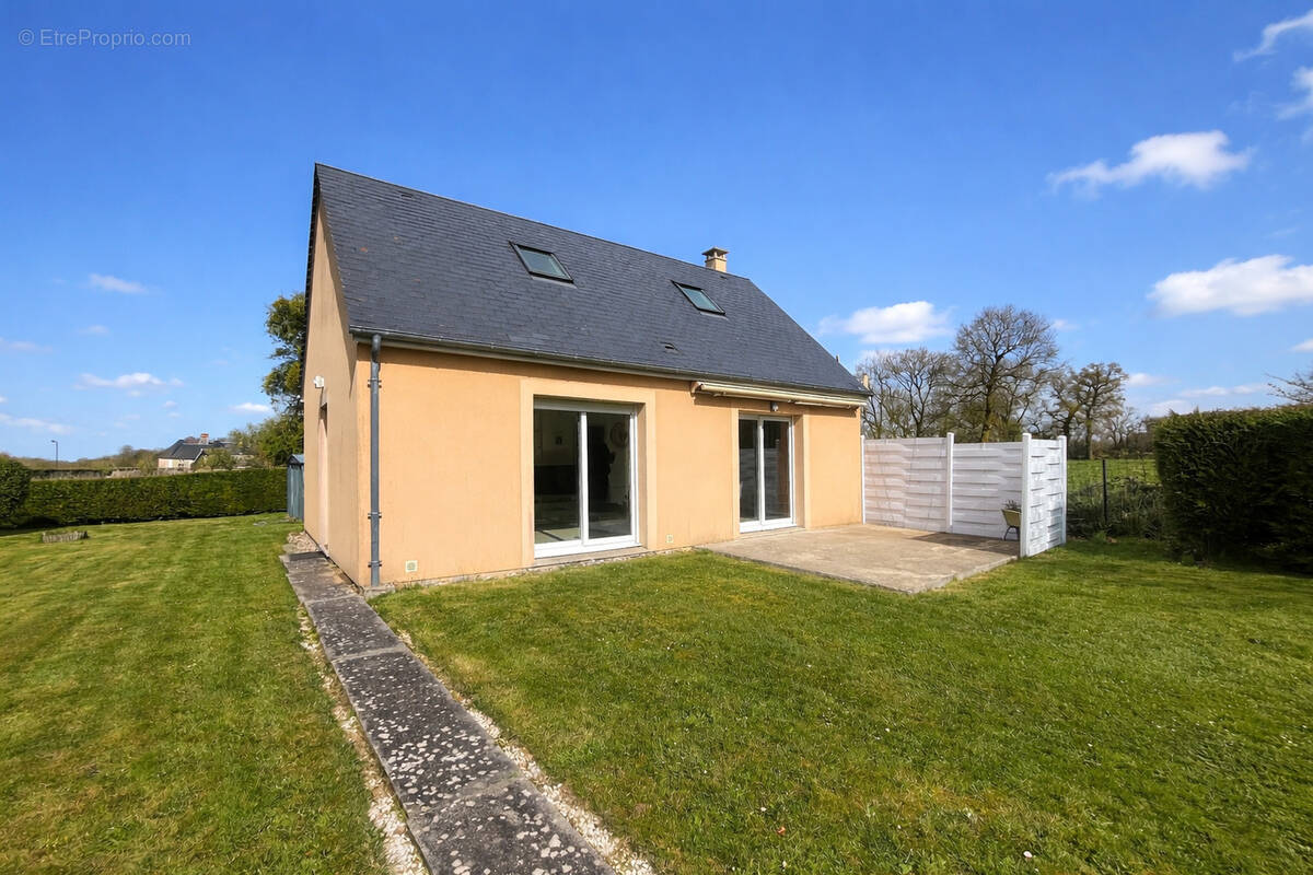 Maison à COLLEVILLE-SUR-MER