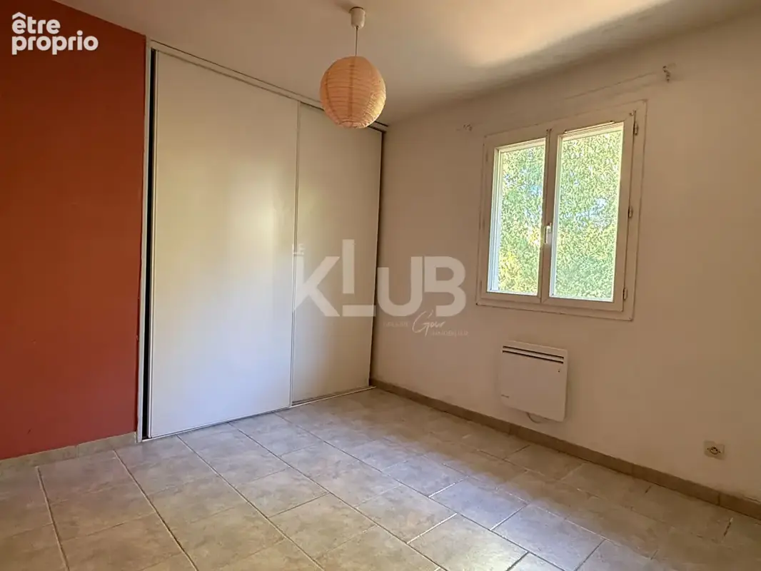 Lambesc - Maison de 120 m², un bien aux multiples possibilités - photo 11