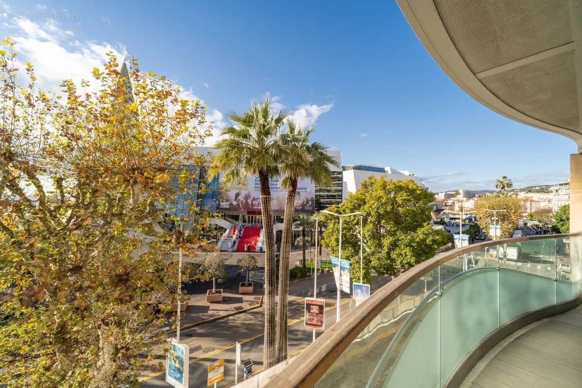 Grand Luxe au centre de Cannes en face du Palais des Festivals - photo 4