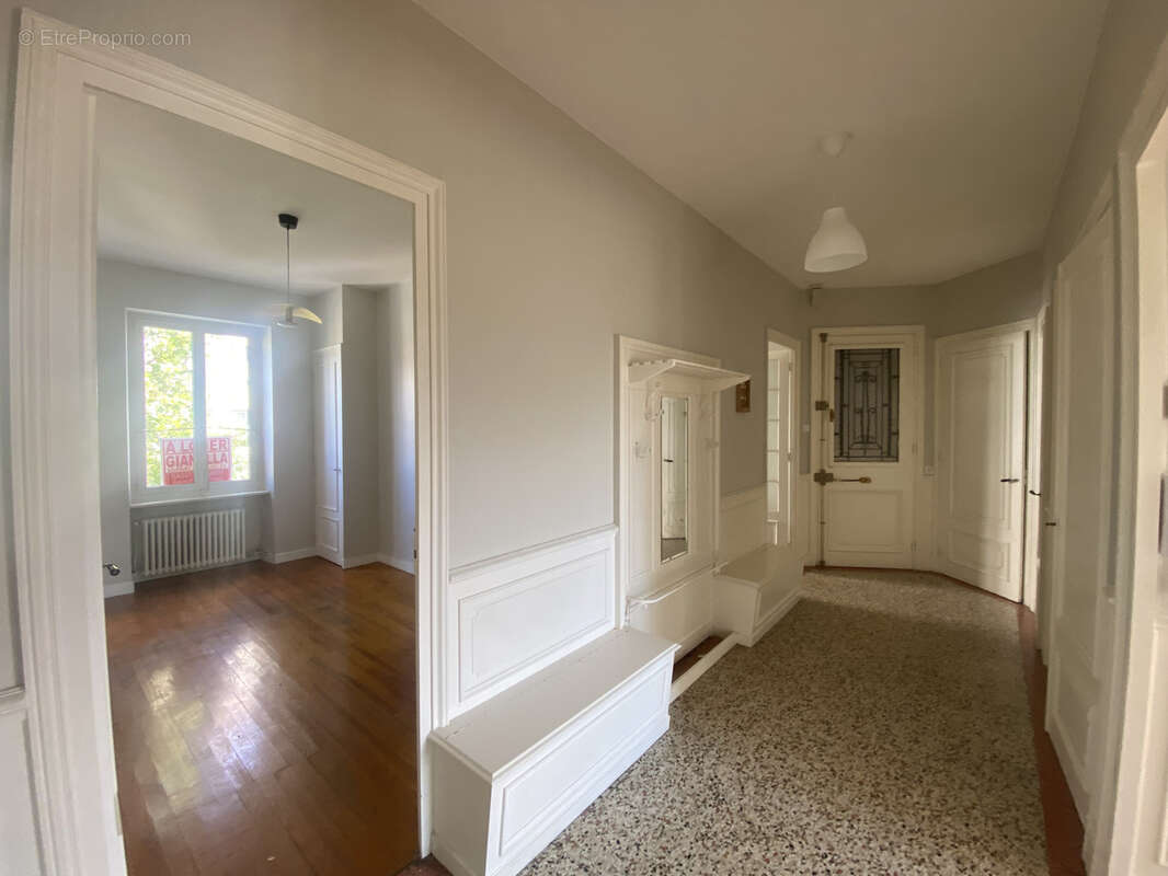 Appartement à SAINT-ETIENNE