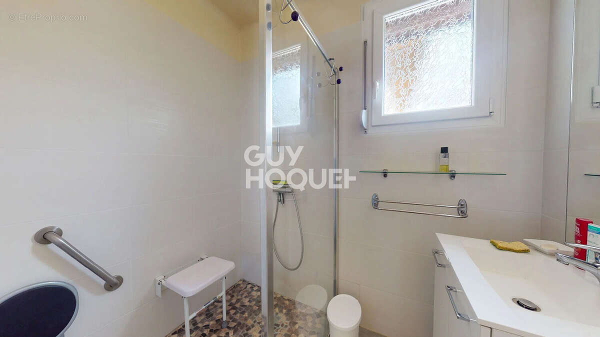 Maison à VELLEXON-QUEUTREY-ET-VAUDEY