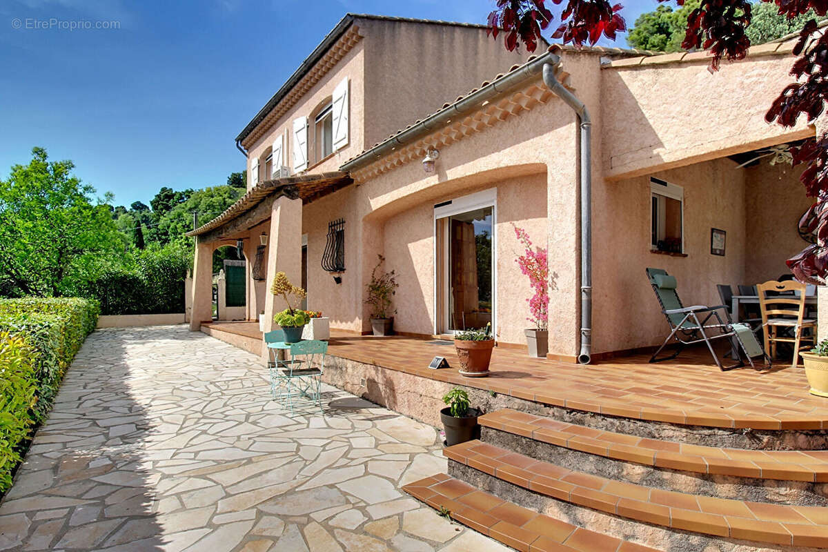 A VENDRE EN EXCLUSIVITE à Draguignan - Maison 4 pièces Lumineuse et calme avec belle vue - photo 23