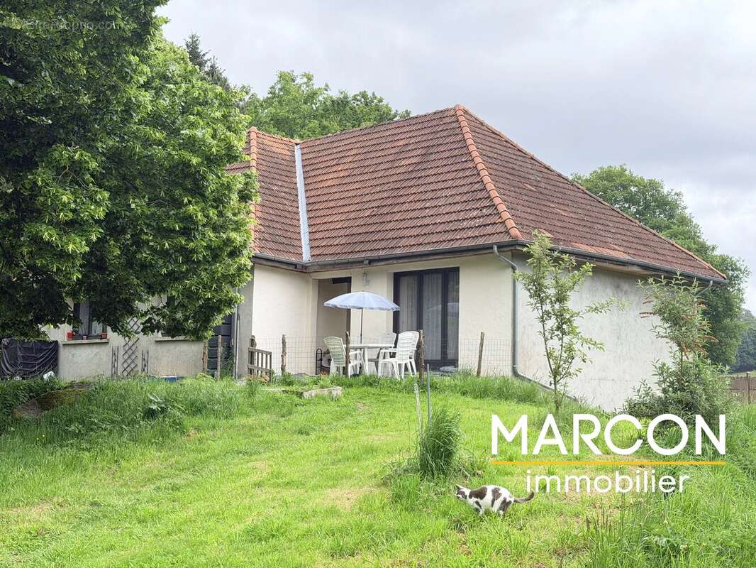 Maison à SAINTE-FEYRE