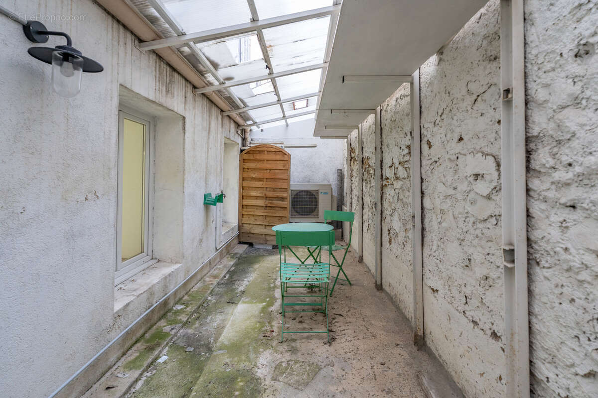 Commerce à MARSEILLE-5E