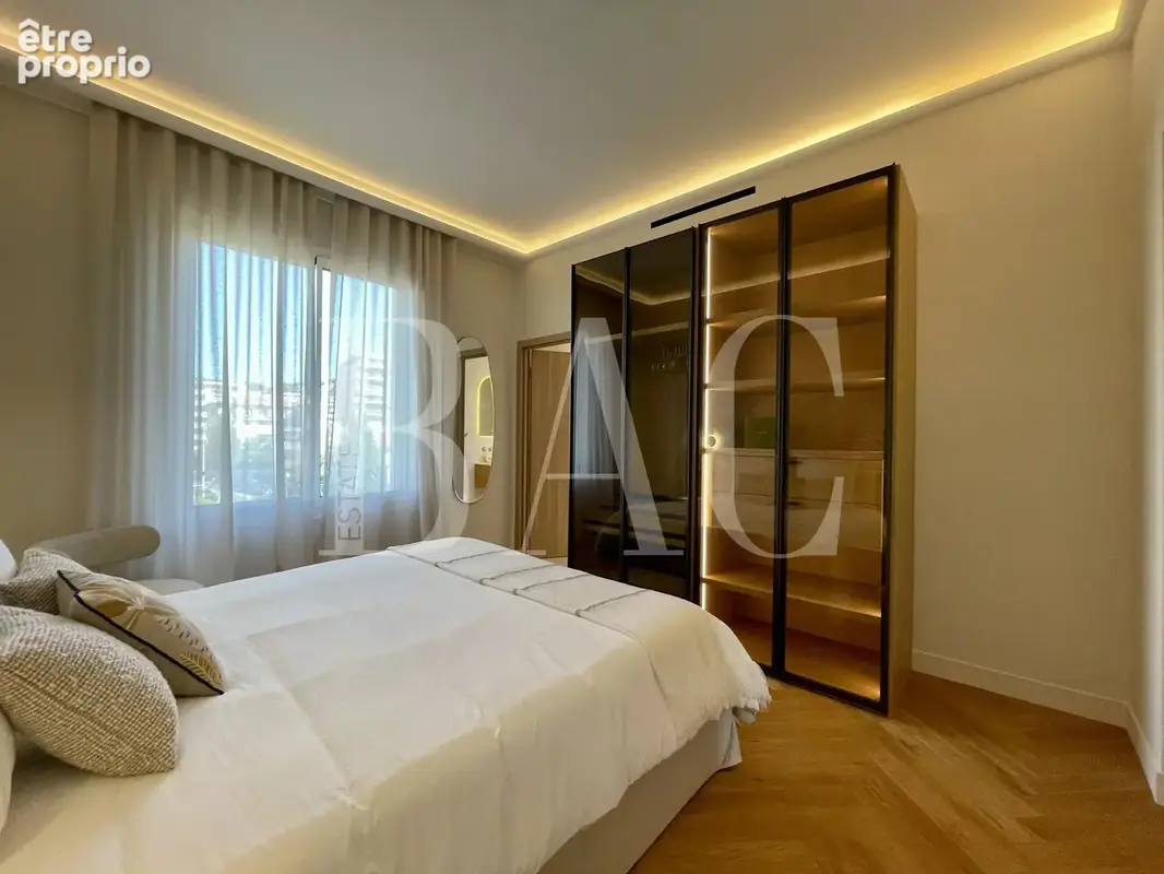 Cannes, appartement sur la Croisette, vue mer et port - photo 19