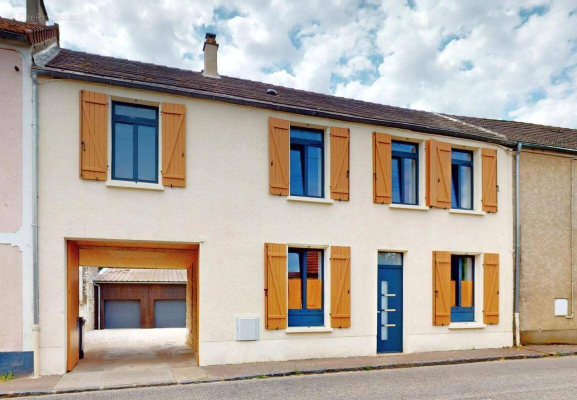 Maison à LONGNES