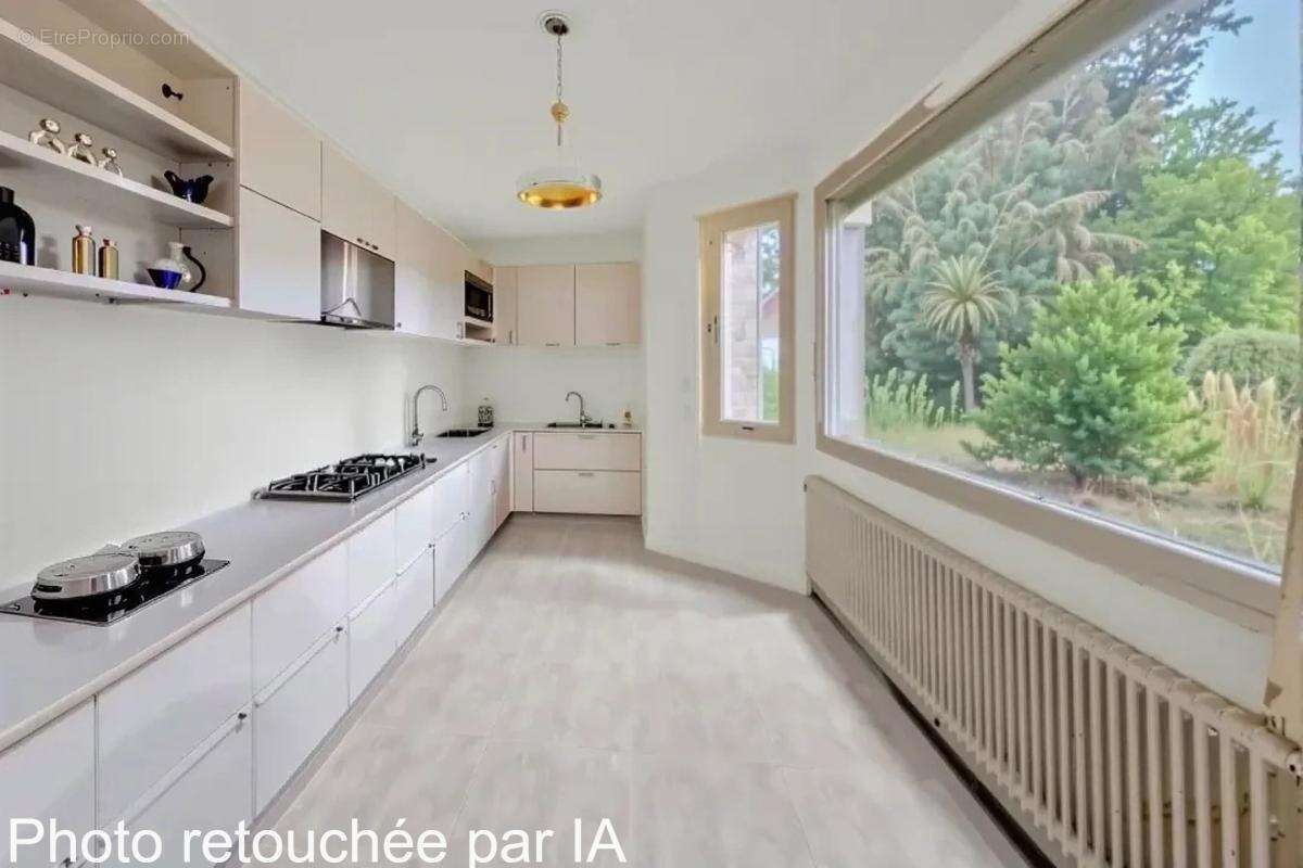 Maison bourgeoise - 165m² avec jardin clos et deux garages - photo 18