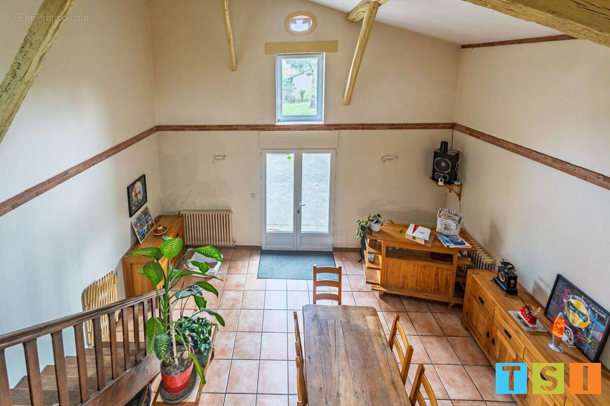 Maison à POUY-DE-TOUGES