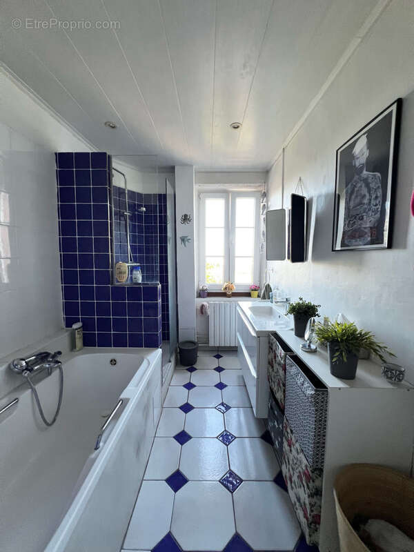 Toulon Siblas - Un charme fou pour cette maison ancienne avec jardin et piscine - photo 13