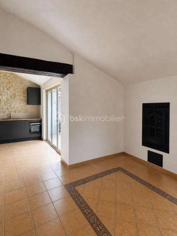 Maison à LA ROQUEBRUSSANNE