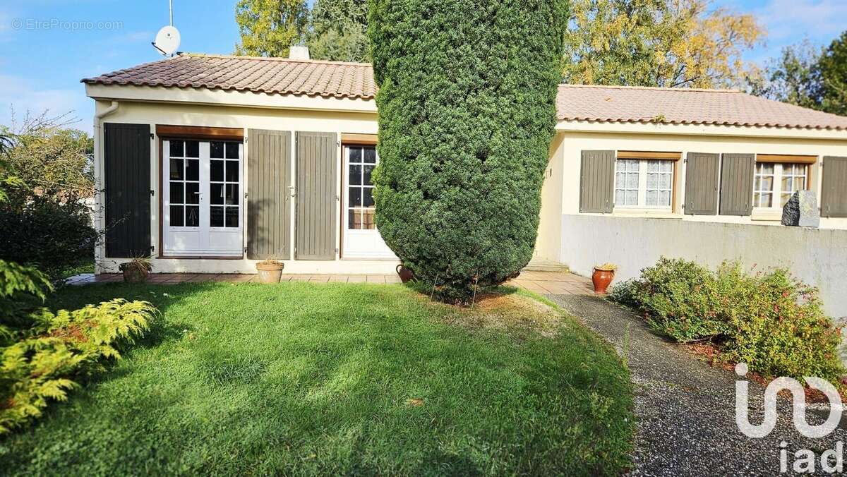 Photo 3 - Maison à LA CHAIZE-LE-VICOMTE