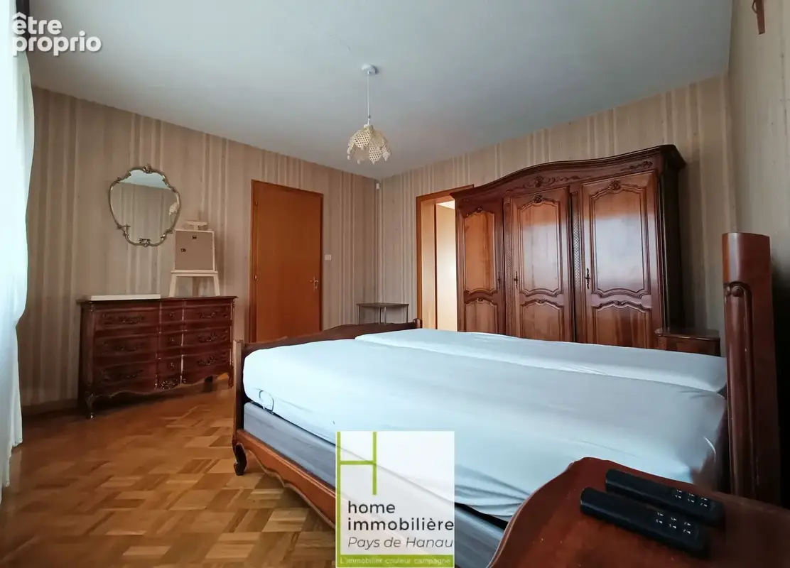 Grande propriété bi-famille avec terrain constructible et dépendances - photo 10