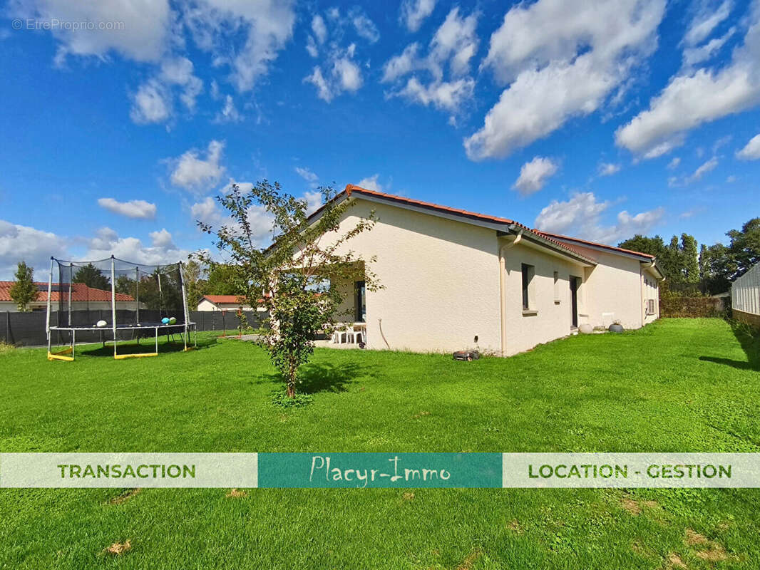 Maison à BAGE-LA-VILLE