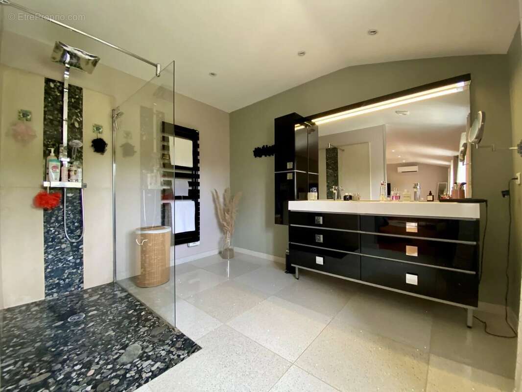 Magnifique propriété avec 2 gîtes, 2 piscines et vue imprenable - photo 11