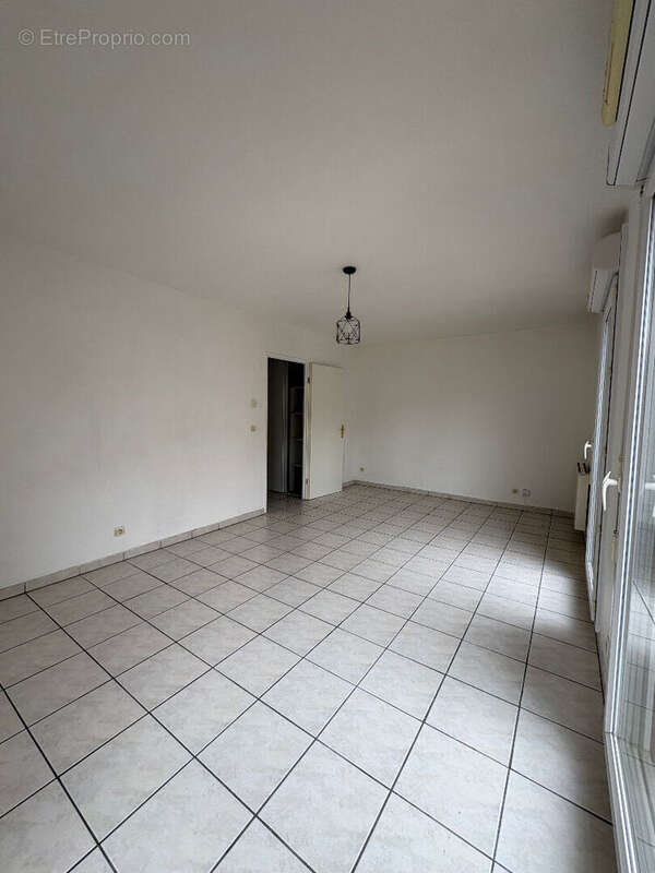 Appartement récent et sécurisé à  Somain - photo 6