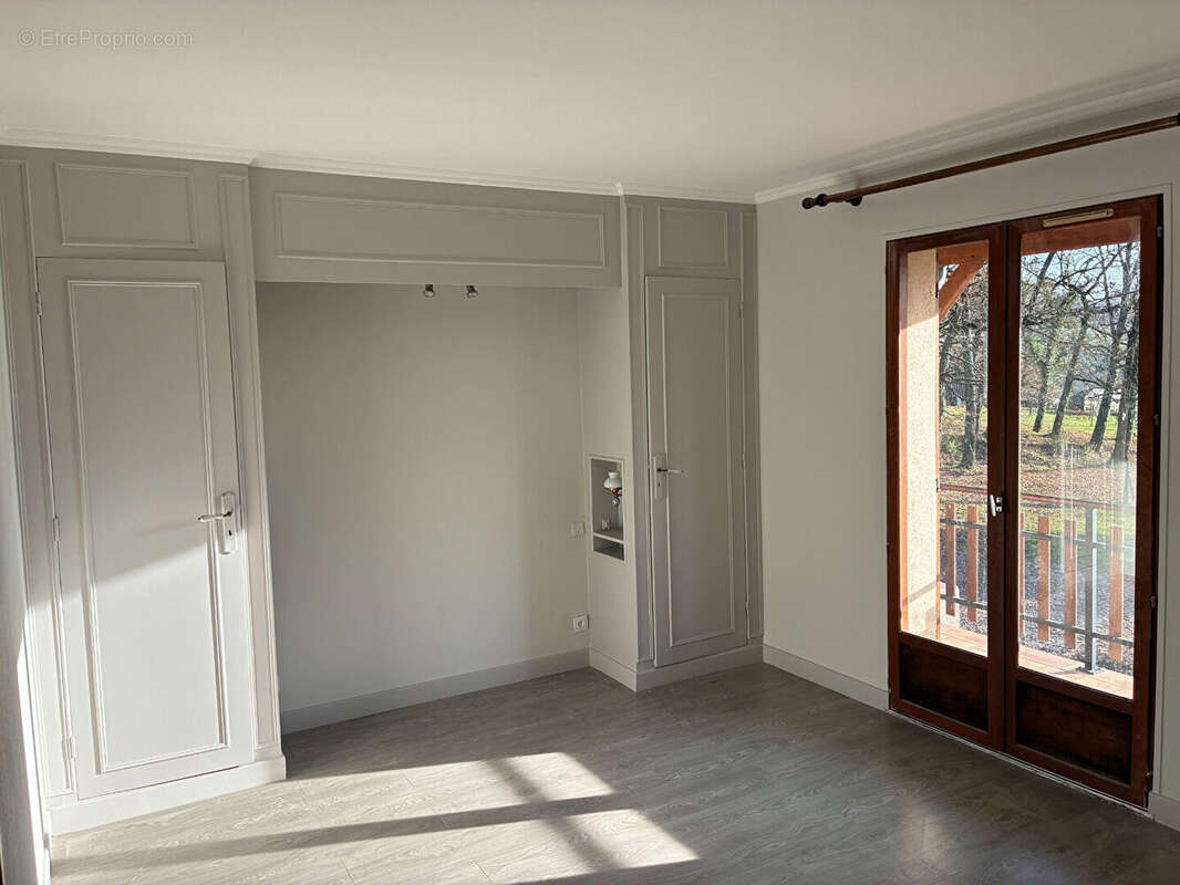 Maison en campagne entièrement rénovée . Vue dominante - photo 8