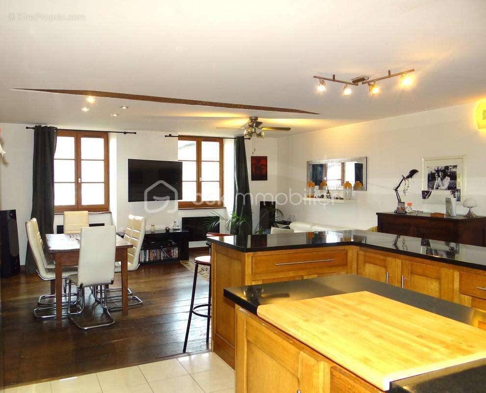 Commerce à SAINT-JEAN-PIED-DE-PORT