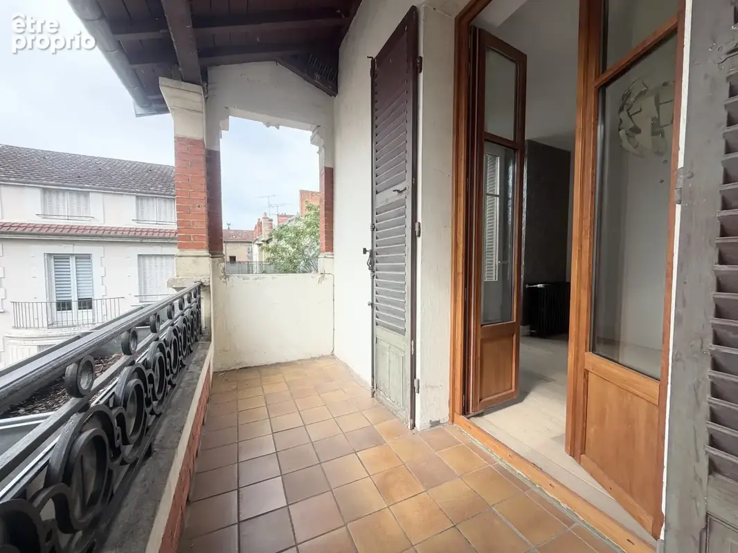 APPARTEMENT DE STANDING T3 + bureau 112M2 Hyper centre de Vichy - photo 11