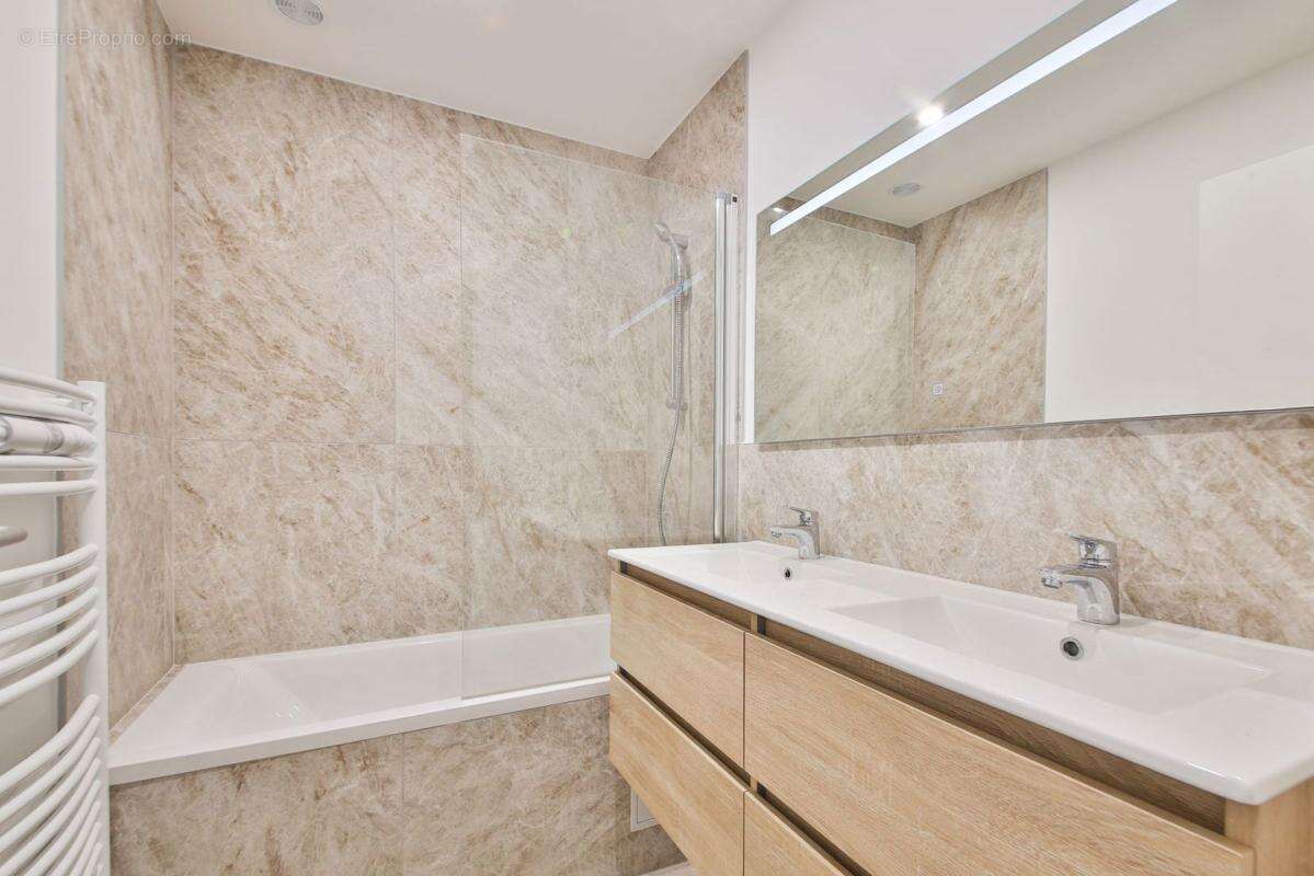 Appartement à PARIS-9E