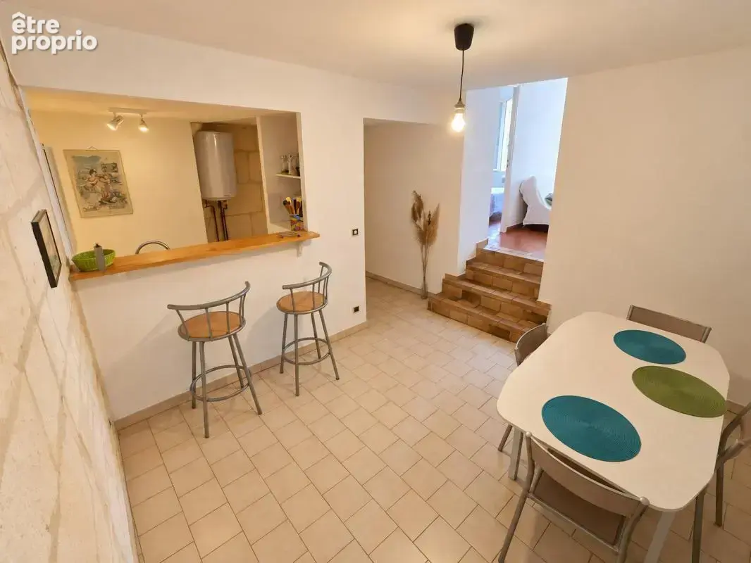 Arles centre historique – Appartement 44 m², pierres apparentes – 119 000 € - photo 2