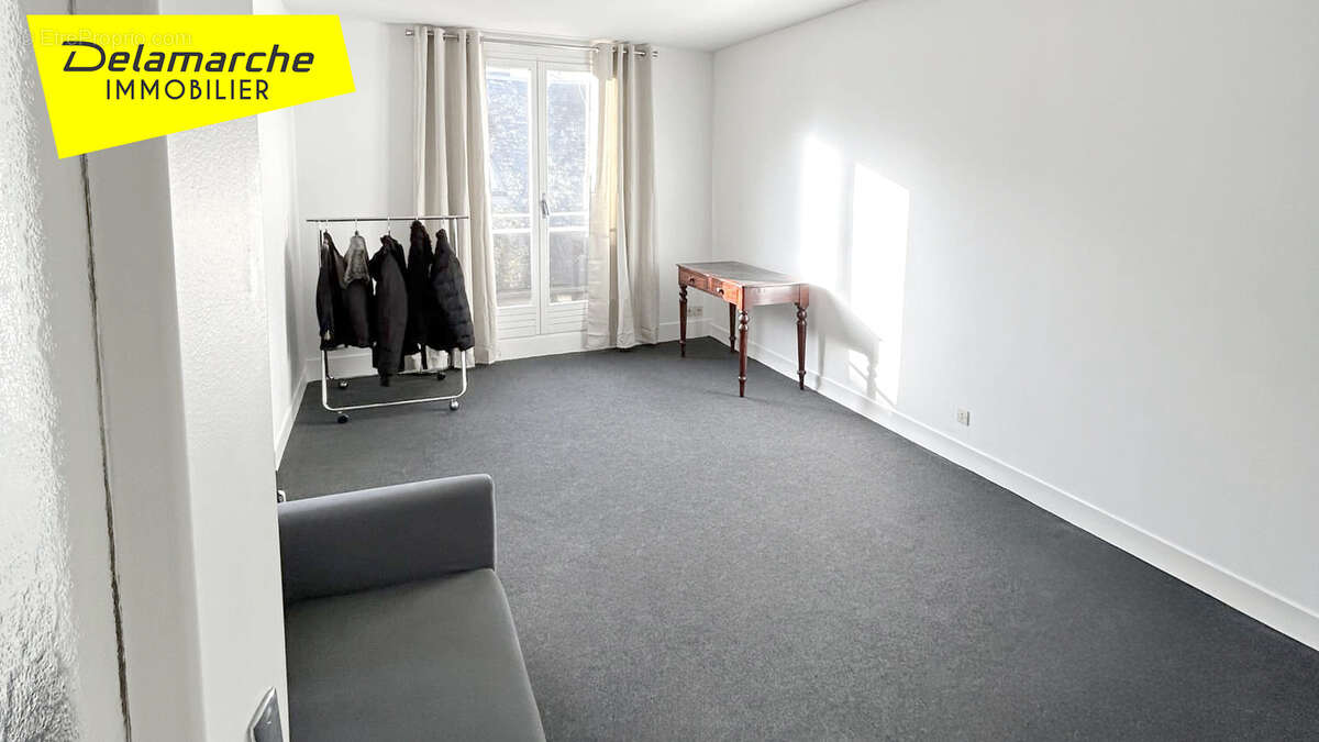 A vendre appartement 1 pièce 30.80 m² centre-ville de Granville avec ascenseur - photo 2