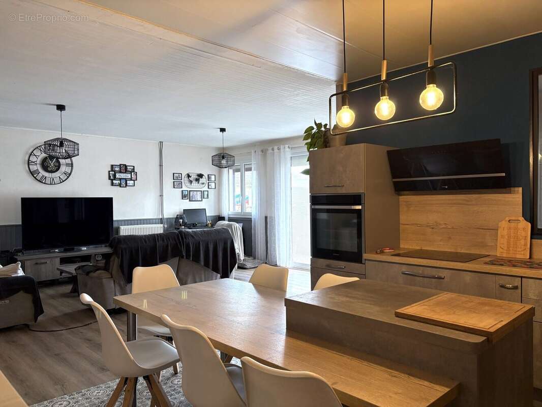 Maison 230 m² à Bantanges  - photo 8